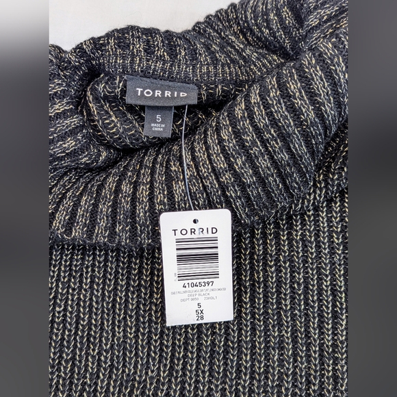 🆕 Torrid Lurex Cold Shoulder Turtle Neck Sweater (Torrid 00 & 5) - Picture 9 of 16
